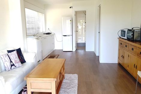 Photo of property in 14 Oaktree Avenue, Browns Bay, Auckland, 0630