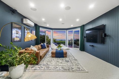Photo of property in 6 Dorchester Place, Orewa, 0931