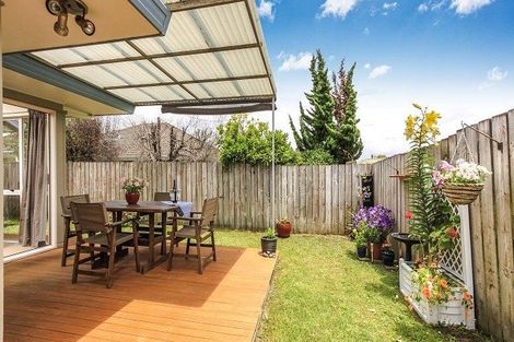 Photo of property in 2/49 Fortunes Road, Half Moon Bay, Auckland, 2012