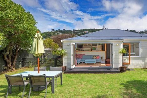 Photo of property in 71 Freyberg Street, Lyall Bay, Wellington, 6022