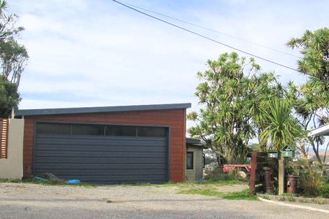 Photo of property in 8 Hallewell Crescent, Johnsonville, Wellington, 6037