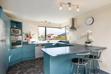 Photo of property in 93 Peter Hall Drive, Kelvin Grove, Palmerston North, 4414