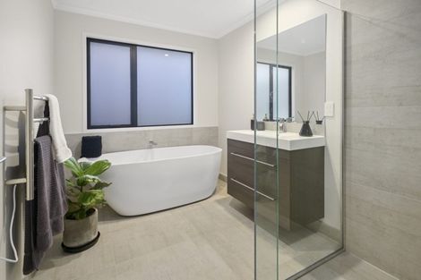 Photo of property in 13 Pakaraka Drive, Papakura, 2110