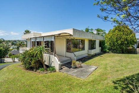 Photo of property in 1/55 Nigel Road, Browns Bay, Auckland, 0630