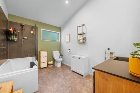 Photo of property in 16 Athenry Road, Bridge Hill, Alexandra, 9320