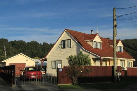 Photo of property in 6 Eldon Grove, Taita, Lower Hutt, 5019