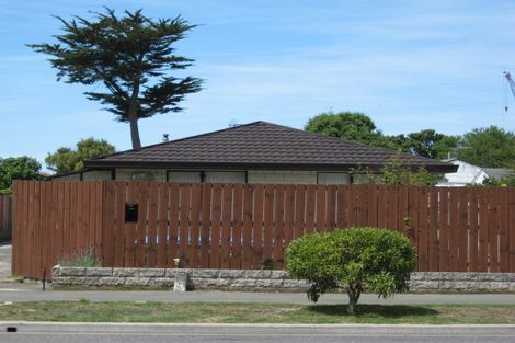 Photo of property in 265 Estuary Road, South New Brighton, Christchurch, 8062
