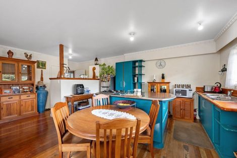 Photo of property in 130a Awaroa Road, Helensville, 0800