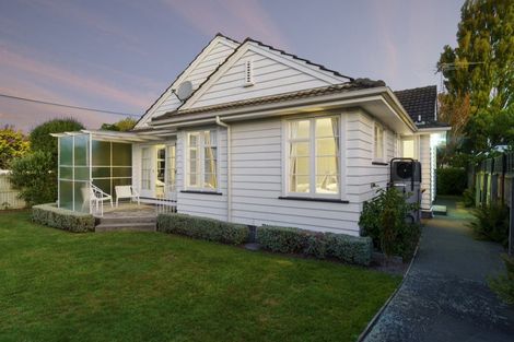 Photo of property in 1 Chepstow Avenue, Fendalton, Christchurch, 8052
