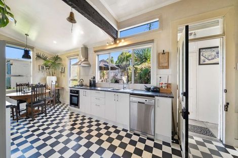 Photo of property in 1 Jessop Street, South Hill, Oamaru, 9400