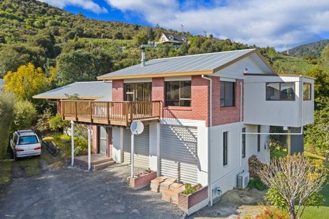 Photo of property in 6 Moana View Road, Waikawa, Picton, 7220