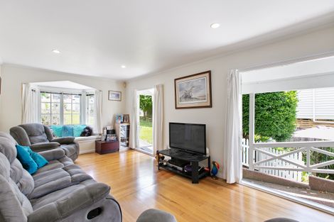 Photo of property in 1/14 Kiteroa Terrace, Rothesay Bay, Auckland, 0630