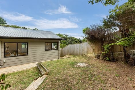 Photo of property in 72 Omapere Street, Whitby, Porirua, 5024