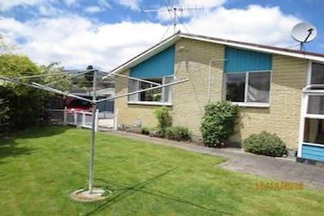 Photo of property in 1f1-a Sequoia Place, Maoribank, Upper Hutt, 5018