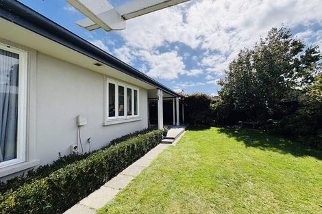Photo of property in 6 Holly Court, Palmerston North, 4410