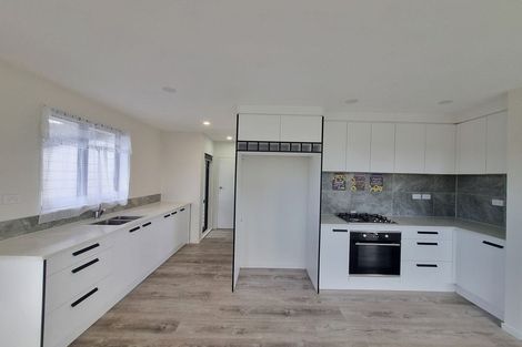 Photo of property in 2 Arnhem Place, Pukekohe, 2120