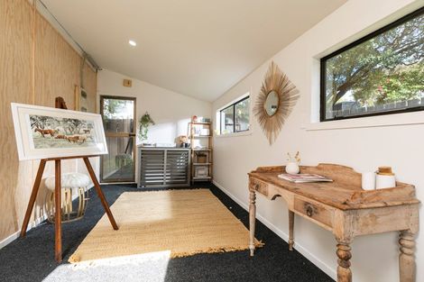 Photo of property in 1/4227 Great North Road, Glendene, Auckland, 0602