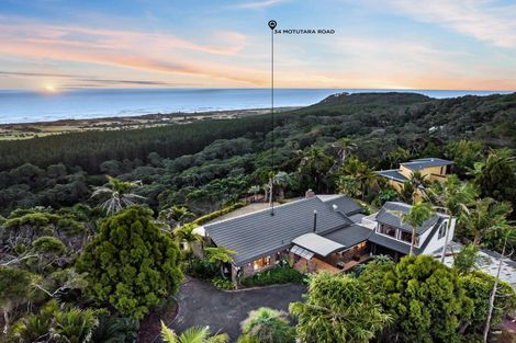 Photo of property in 34 Motutara Road, Muriwai, Waimauku, 0881