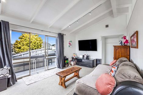 Photo of property in 33 Maratahu Street, Westown, New Plymouth, 4310