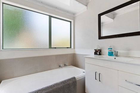 Photo of property in 2/4 Gibraltar Street, Howick, Auckland, 2014