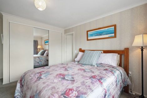 Photo of property in 7 Kathleen Place, Rainbow Point, Taupo, 3330