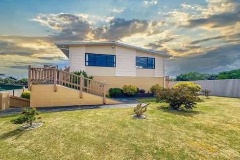 Photo of property in 3 Hartley Street, Foxton Beach, Foxton, 4815