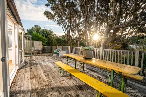 Photo of property in 16 Mariri Road, Kelburn, Wellington, 6012