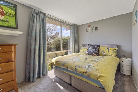 Photo of property in 6 Robert Grove, Paraparaumu, 5032