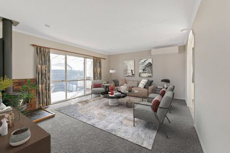 Photo of property in 24 Hillcrest Drive, Kelvin Grove, Palmerston North, 4414