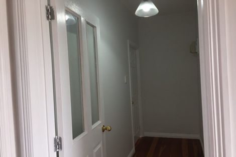 Photo of property in 3 Pleasant Road, Glen Eden, Auckland, 0602