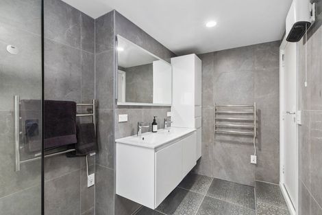 Photo of property in 22 Fairview Crescent, Kelburn, Wellington, 6012