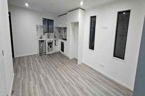 Photo of property in 100 Seymour Road, Sunnyvale, Auckland, 0612