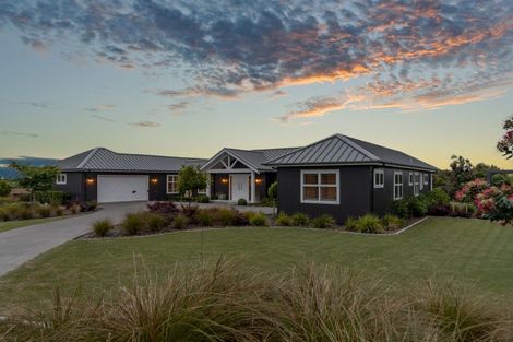 Photo of property in 90 Bushlake Way, Kingseat, Papakura, 2580