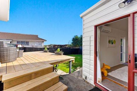 Photo of property in 7 Pureora Place, Clendon Park, Auckland, 2103