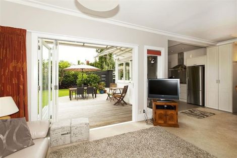 Photo of property in 10 Garden Terrace, Devonport, Auckland, 0624