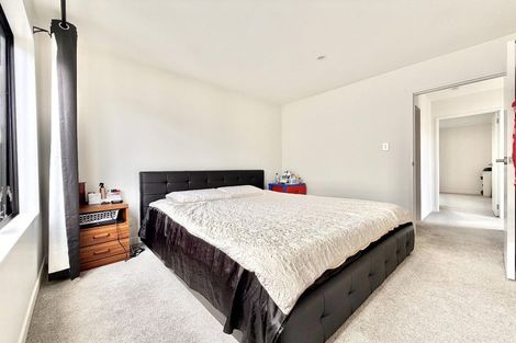 Photo of property in 1/28 Smythe Road, Henderson, Auckland, 0612
