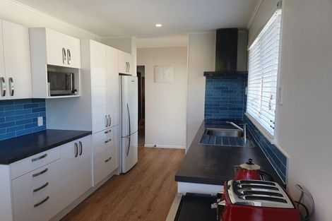 Photo of property in 190 Golf Road, Titirangi, Auckland, 0604