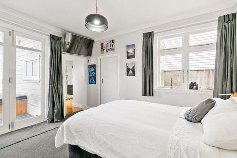 Photo of property in 55 The Parade, Island Bay, Wellington, 6023