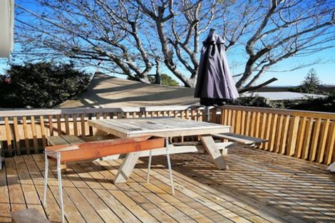 Photo of property in 3 Sunward Rise, Glenfield, Auckland, 0629