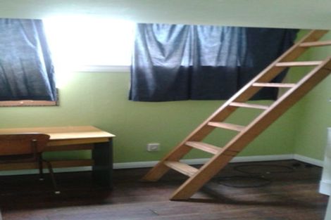 Photo of property in 11 Edge Hill, Mount Victoria, Wellington, 6011