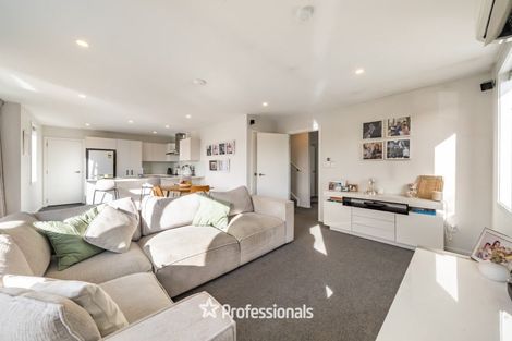 Photo of property in 393 Stokes Valley Road, Stokes Valley, Lower Hutt, 5019