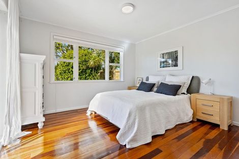 Photo of property in 12 Renata Crescent, Te Atatu Peninsula, Auckland, 0610