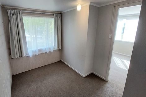Photo of property in 1/15 Bloomsbury Grove, Newlands, Wellington, 6037