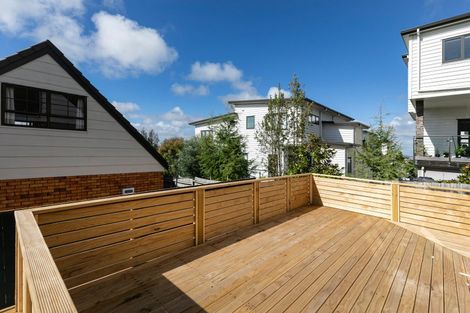 Photo of property in 1/4227 Great North Road, Glendene, Auckland, 0602