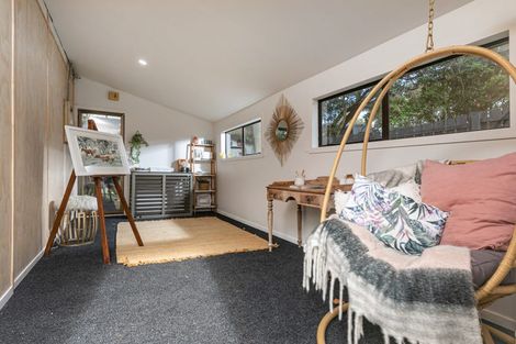 Photo of property in 1/4227 Great North Road, Glendene, Auckland, 0602