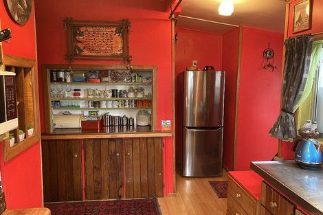 Photo of property in 30 Celia Street, Stratford, 4332