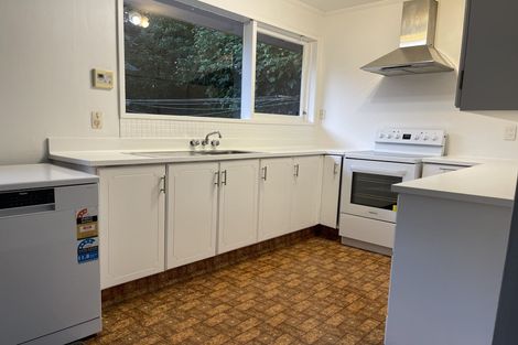 Photo of property in 6 Churton Drive, Churton Park, Wellington, 6037