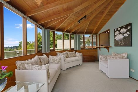 Photo of property in 771 East Coast Road, Northcross, Auckland, 0630