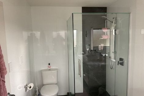 Photo of property in 16 Keating Rise, Northcross, Auckland, 0632