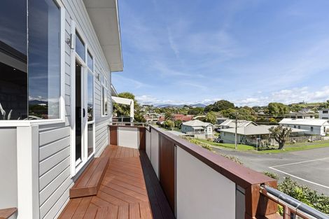 Photo of property in 9 Calvert Road, Moturoa, New Plymouth, 4310